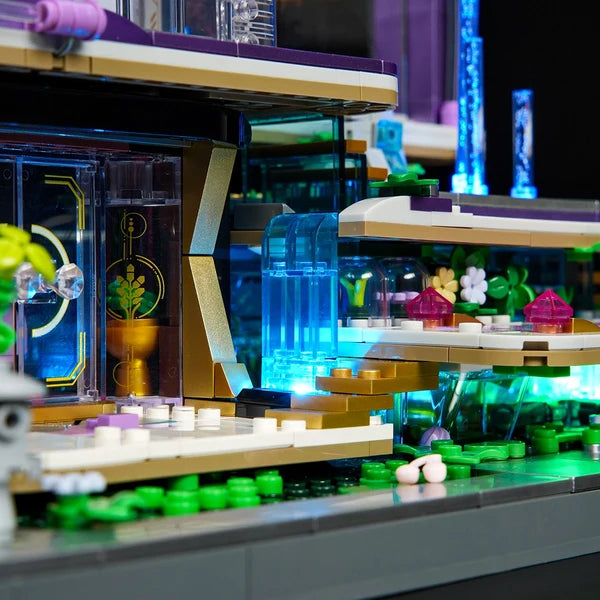Lumibricks 17013 Cyberpunk Neoncity – Neon Elite Lounge Building Blocks with LED Lights | 2167 Pieces