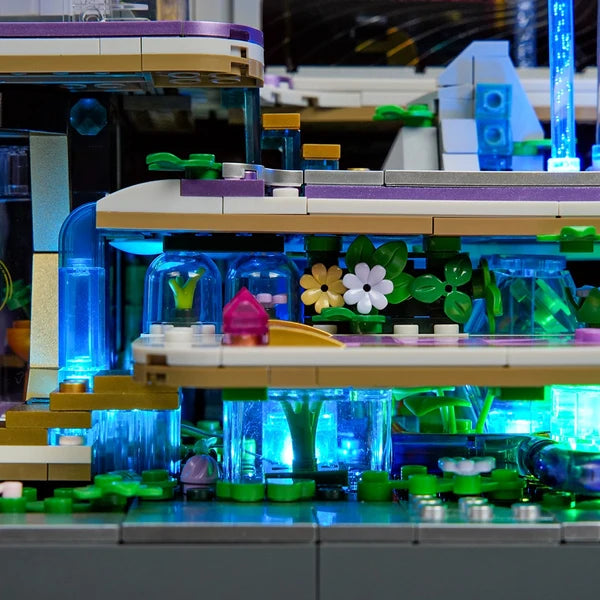 Lumibricks 17013 Cyberpunk Neoncity – Neon Elite Lounge Building Blocks with LED Lights | 2167 Pieces