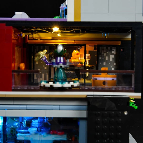Lumibricks 17013 Cyberpunk Neoncity – Neon Elite Lounge Building Blocks with LED Lights | 2167 Pieces