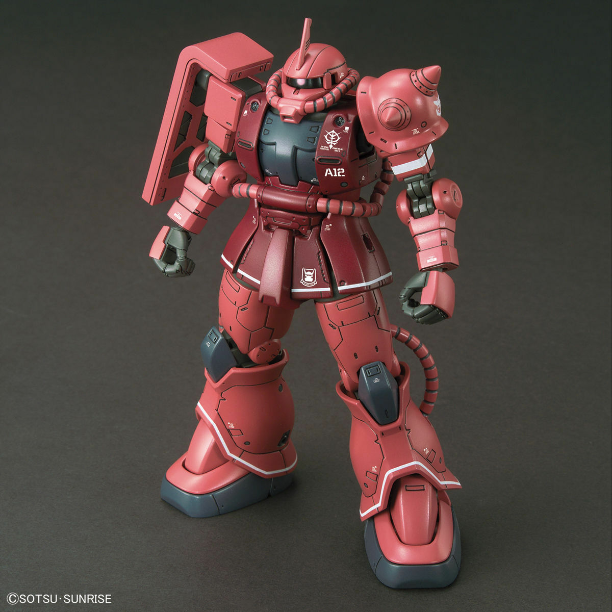 Bandai HG 1/144 MS-06S ZAKU II PRINCIPALITY OF ZEON CHAR AZNABLE’S MOBILE SUIT Red Comet Ver.