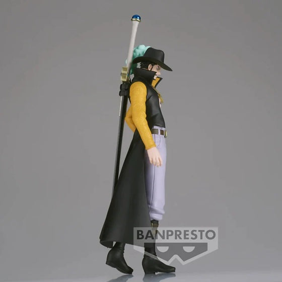 Banpresto One Piece – The Shukko Dracule Mihawk Figure (HBP-89726)