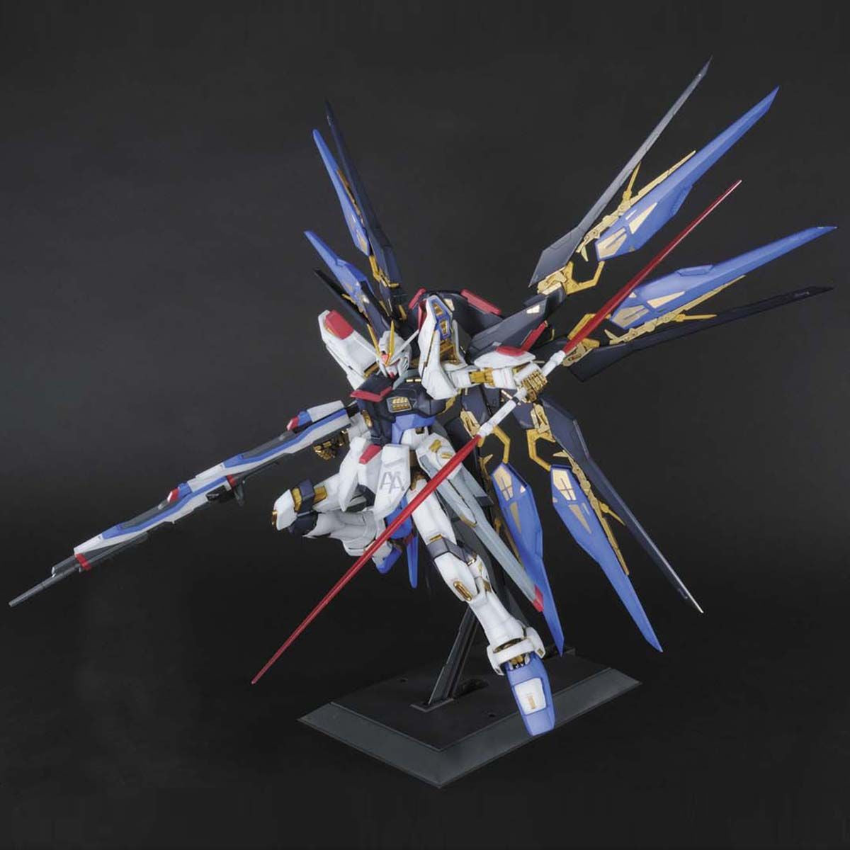 Bandai PG 1/60 Strike Freedom Gundam Model Kit