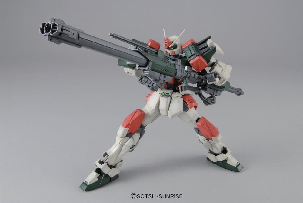 Bandai MG 1/100 Buster Gundam Model Kit